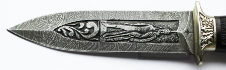 Нож Метелица 2, дамаск, черное дерево, резьба