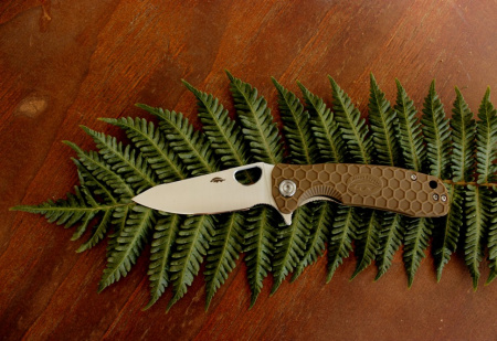 Нож Honey Badger Leaf M с песочной рукоятью